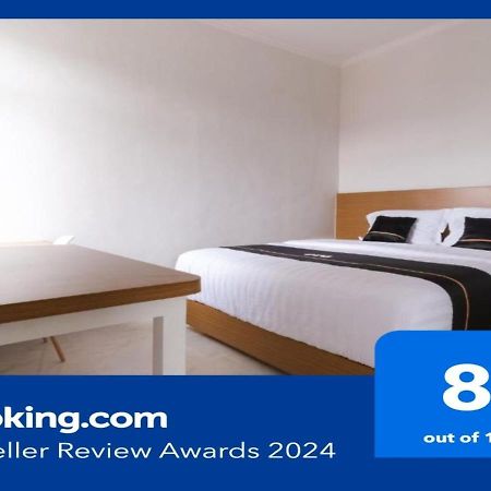 Super Oyo Collection O 90023 Damar Kusumo Guest House Maguwo Dış mekan fotoğraf